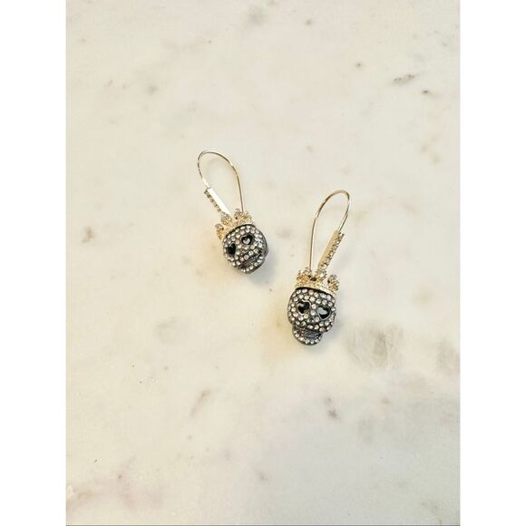 Gorgeous Halloween gold & gun metal color skull dangle earrings with crown - Picture 2 of 9